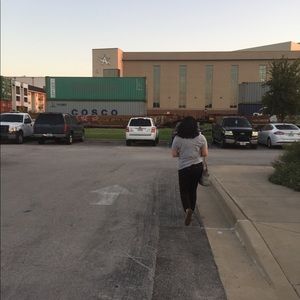 Meet your Posher, Emi